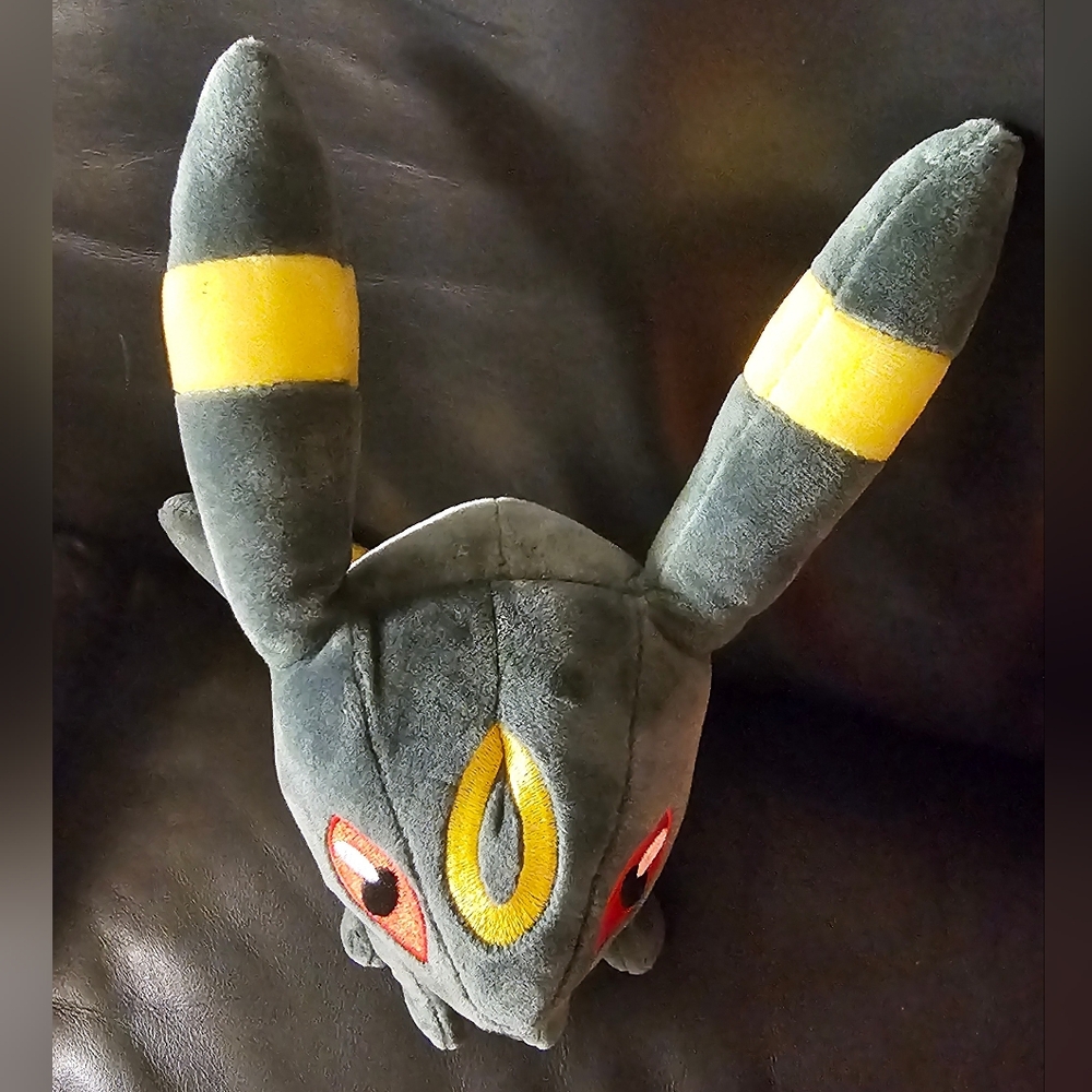 Pokémon Umbreon Plush Toy 13 Inch Tall EUC - Picture 4 of 12